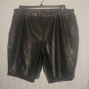 New Look Womans Black Stretchy Waist Bike Shorts, Size: 2X, NWT